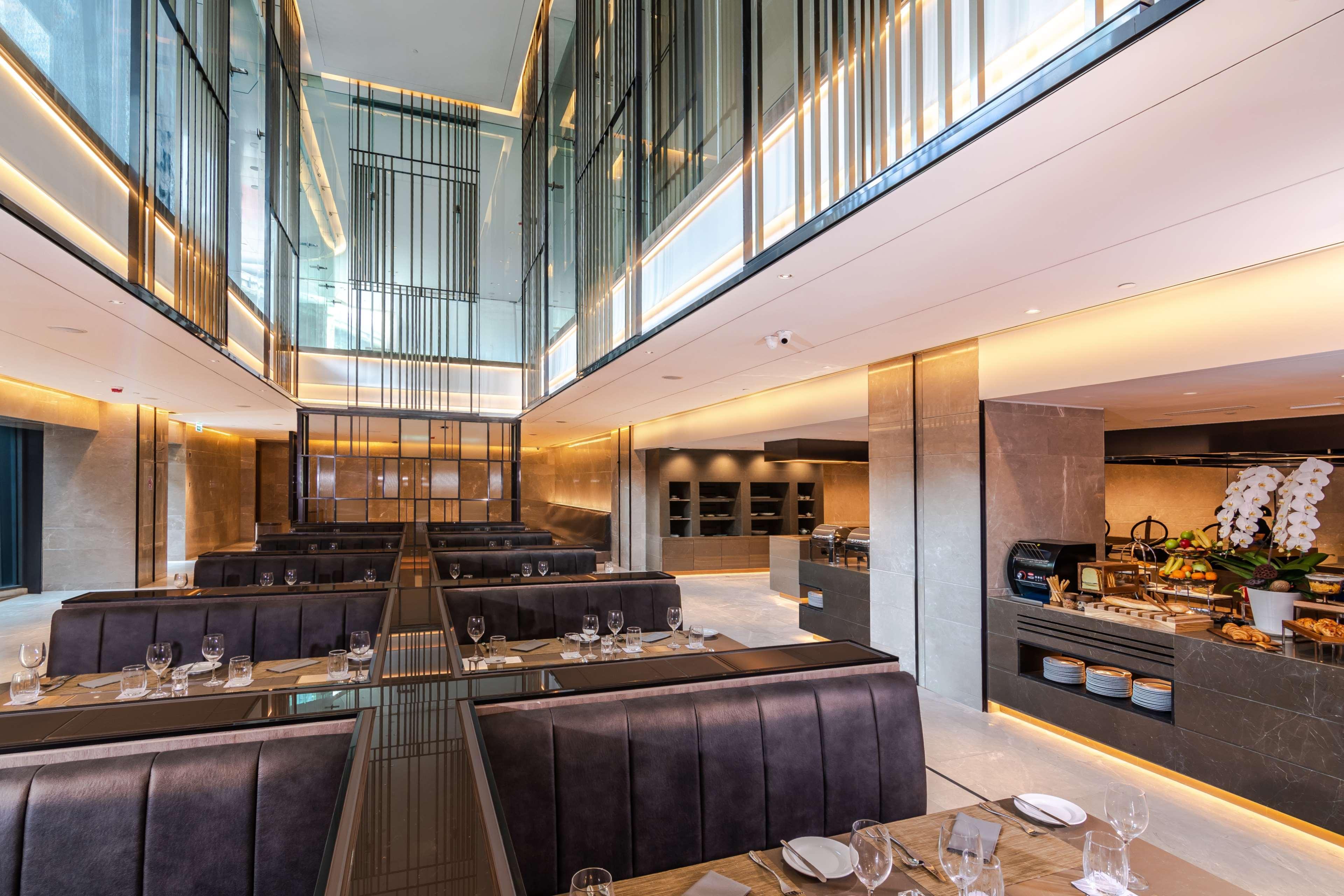 Carlton Hotel Bangkok Sukhumvit Exterior foto The interior of the restaurant